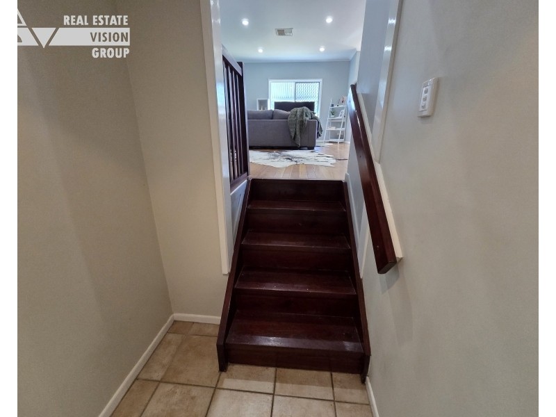 3 Thomas Pl, Emerald QLD 4720