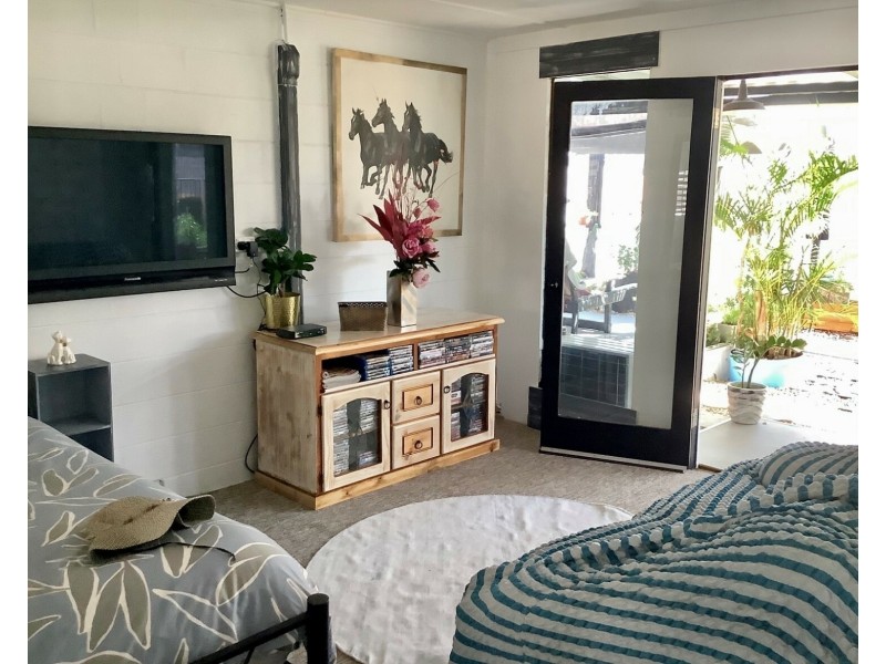5 Clifton Parr St, Willows QLD 4702