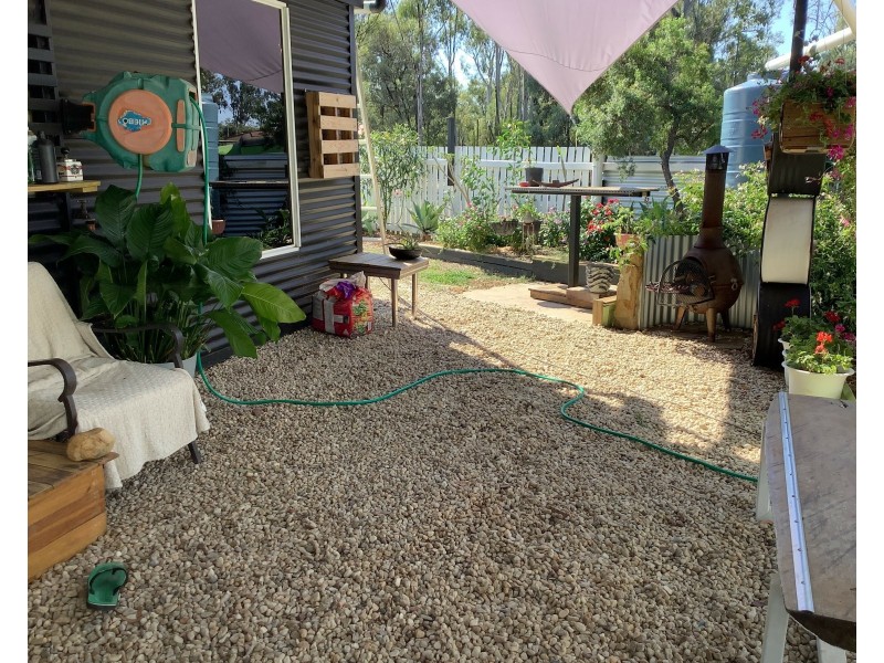 5 Clifton Parr St, Willows QLD 4702