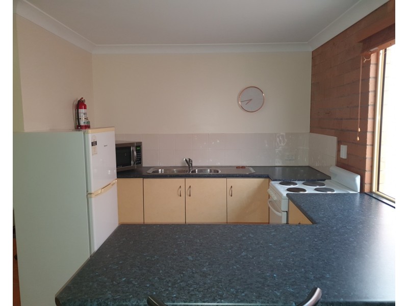 Unit 4/12 Esmond St, Emerald QLD 4720