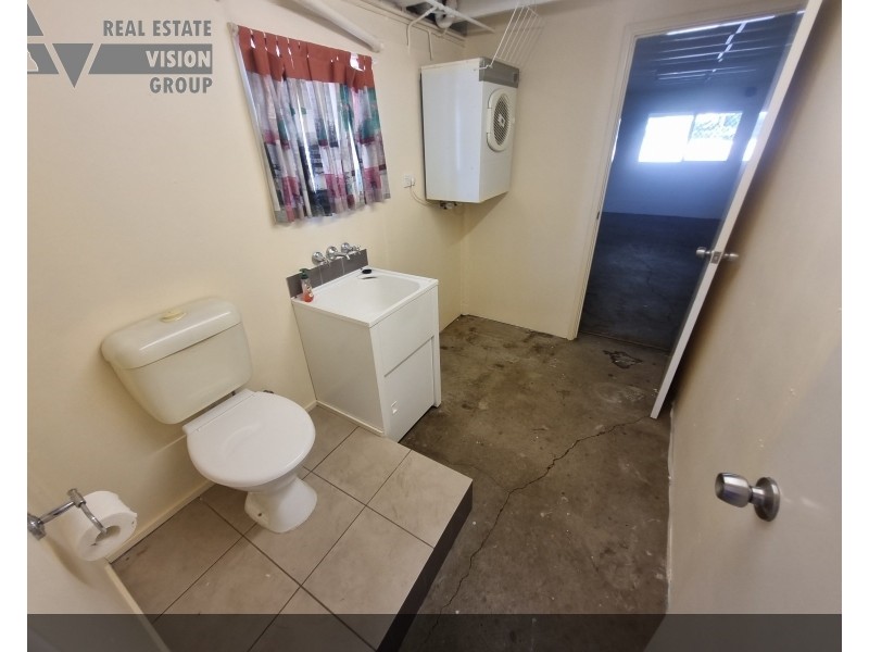 67 Arthur St, Blackwater QLD 4717