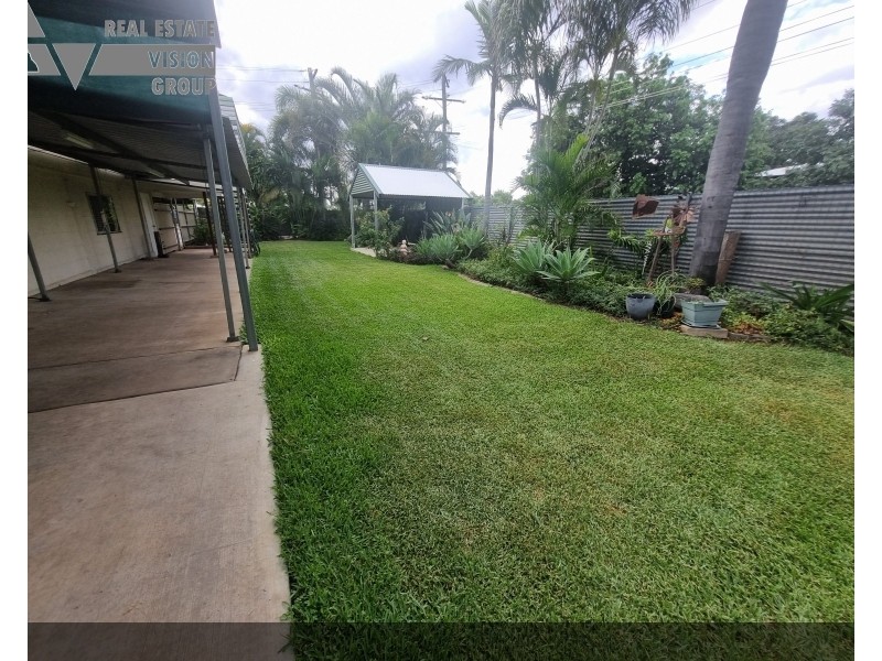 67 Arthur St, Blackwater QLD 4717