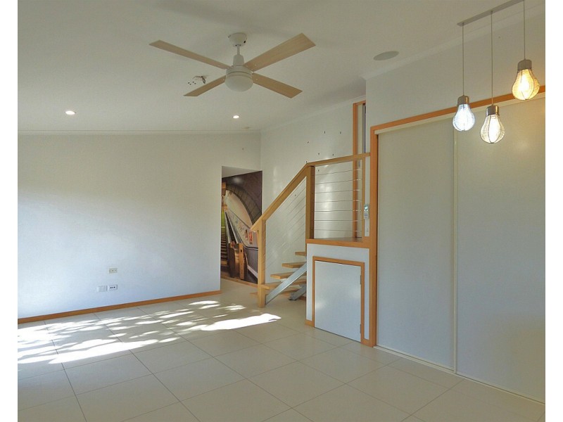 6 Simmons St, Airlie Beach QLD 4802