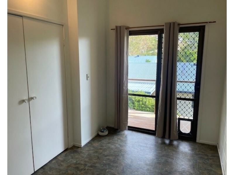 Unit 4/4 Border Dr, Cannonvale QLD 4802