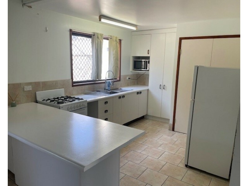 Unit 4/4 Border Dr, Cannonvale QLD 4802