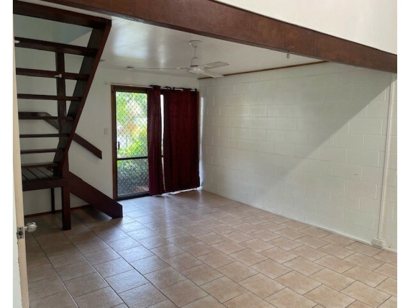 Unit 4/4 Border Dr, Cannonvale QLD 4802