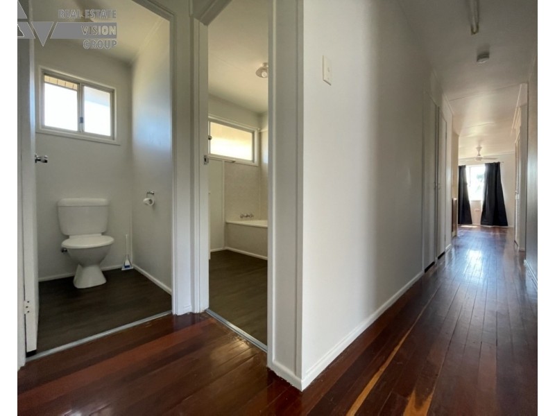 16 Pandanus St, Blackwater QLD 4717
