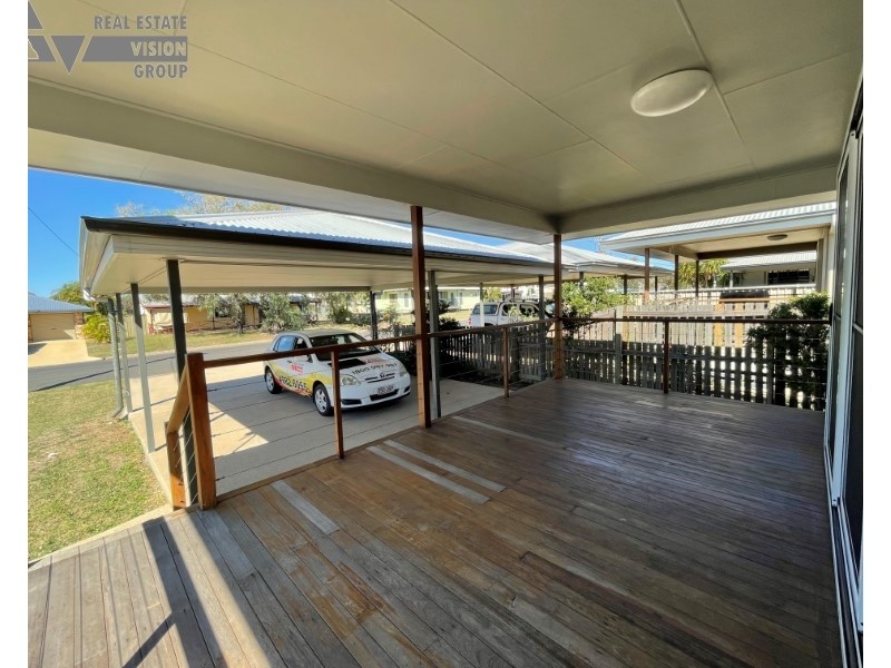 16 Pandanus St, Blackwater QLD 4717