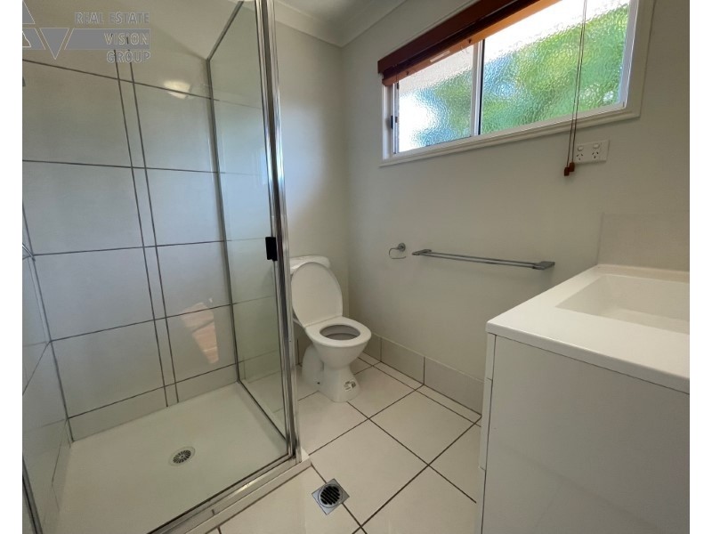 16 Pandanus St, Blackwater QLD 4717