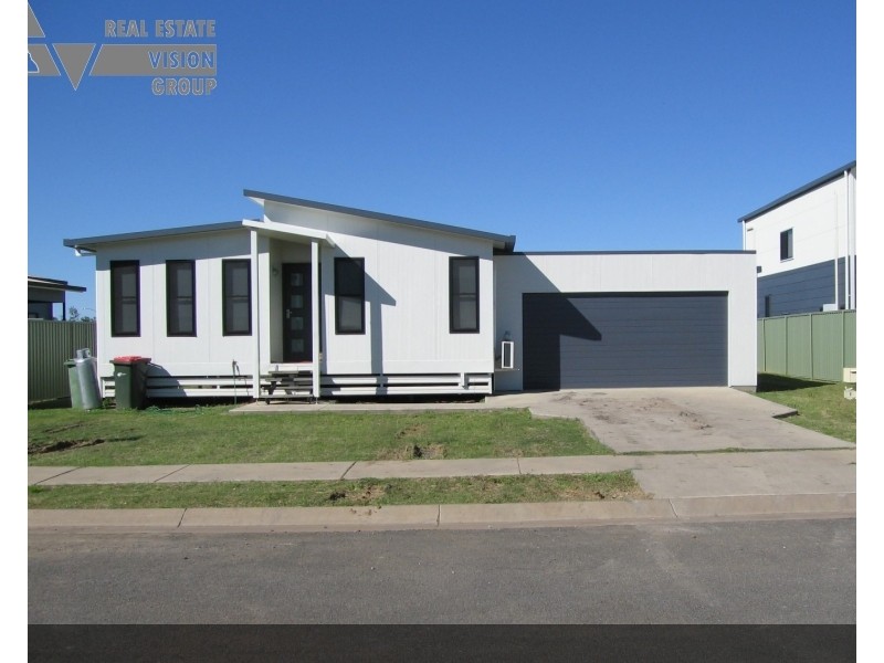 8 Deacon Drive, Blackwater QLD 4717