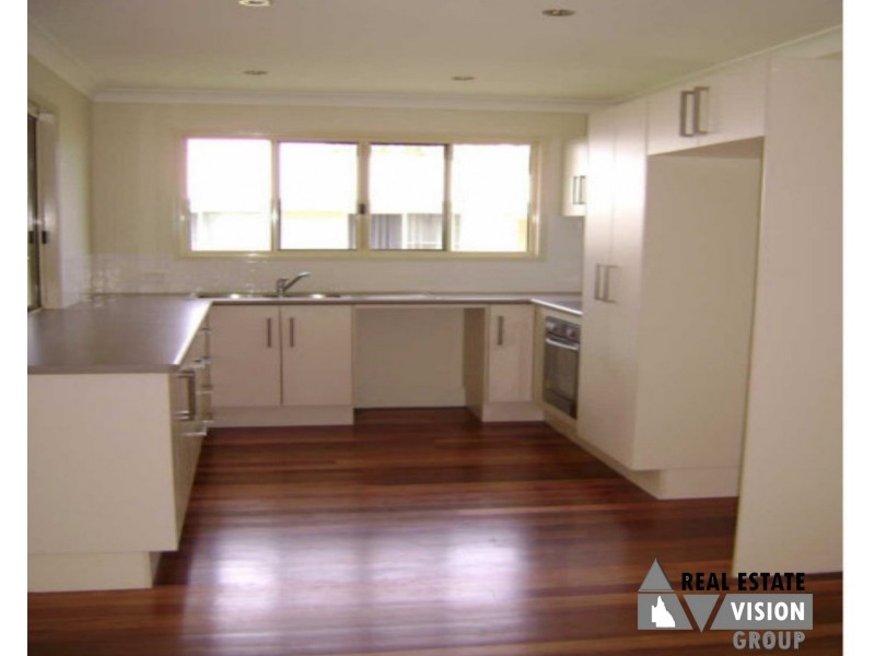 33 Bremner St, Blackwater QLD 4717