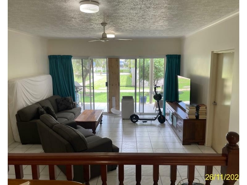 4b/10 Island Drive, Cannonvale QLD 4802