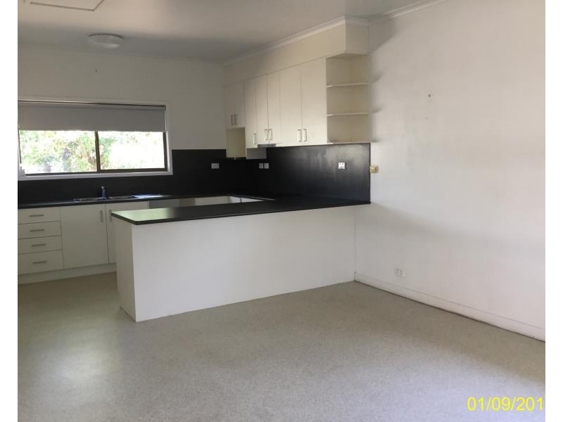 34 Hibiscus Cres, Blackwater QLD 4717