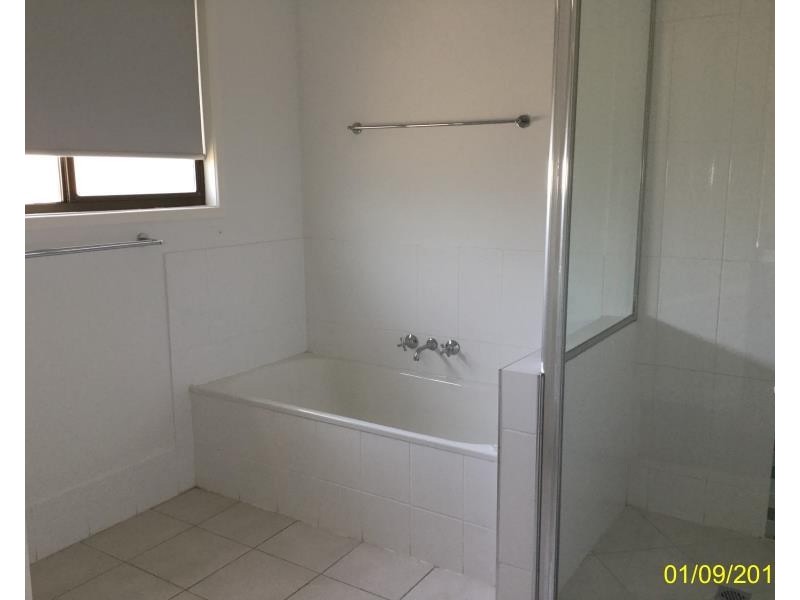 34 Hibiscus Cres, Blackwater QLD 4717