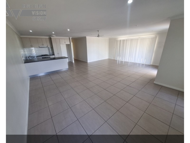 Unit 2/5 Deacon Dr, Blackwater QLD 4717