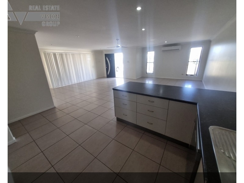 Unit 2/5 Deacon Dr, Blackwater QLD 4717