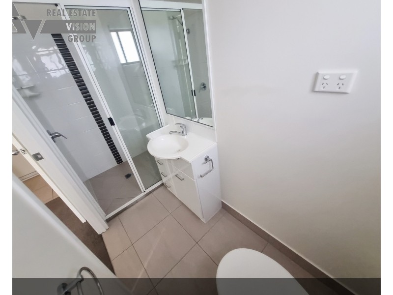 Unit 2/5 Deacon Dr, Blackwater QLD 4717