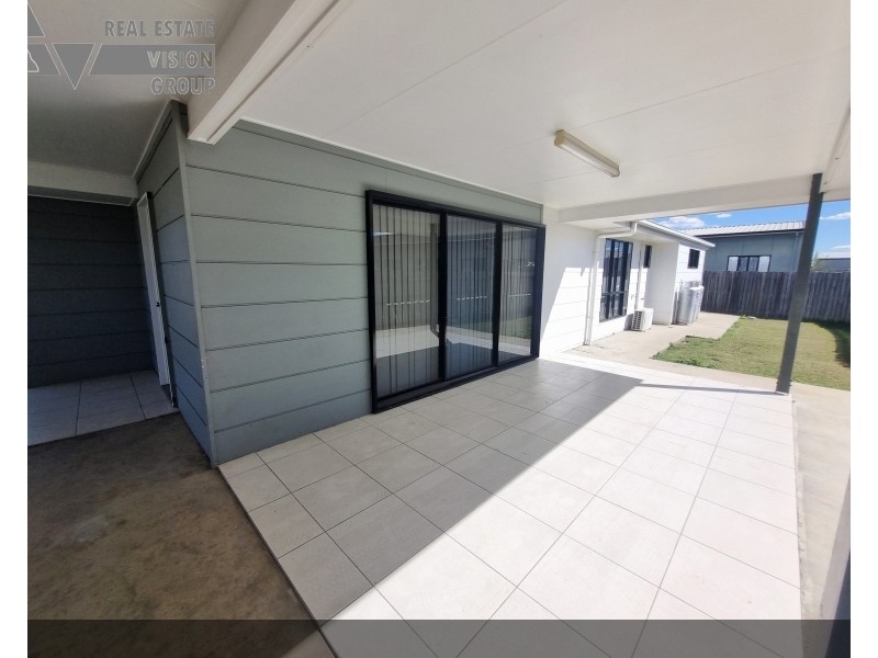 Unit 2/5 Deacon Dr, Blackwater QLD 4717