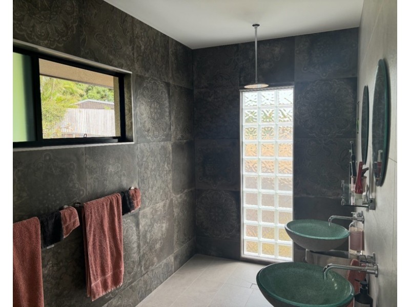 3 Dixon Pl, Cannonvale QLD 4802