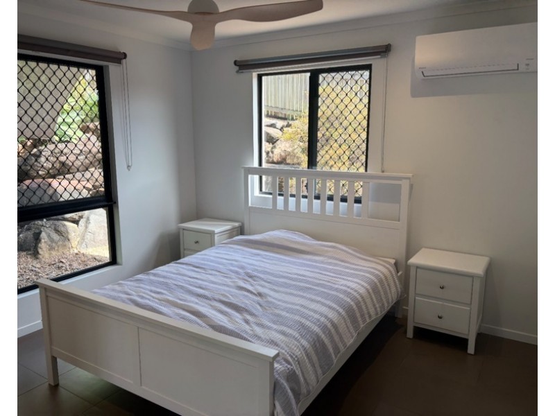 3 Dixon Pl, Cannonvale QLD 4802