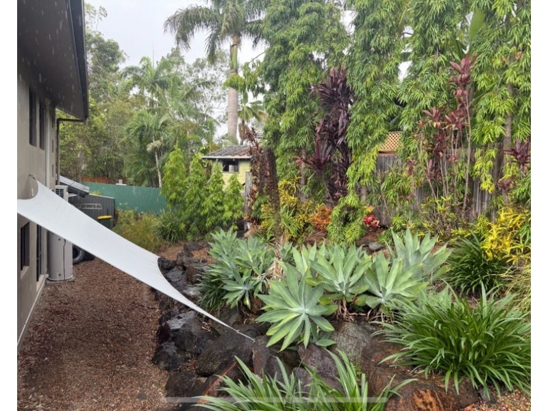 3 Dixon Pl, Cannonvale QLD 4802