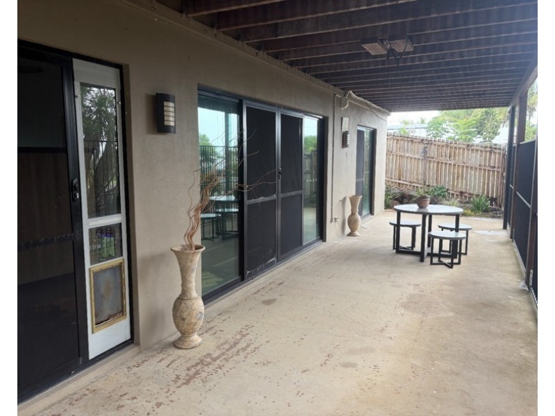 3 Dixon Pl, Cannonvale QLD 4802