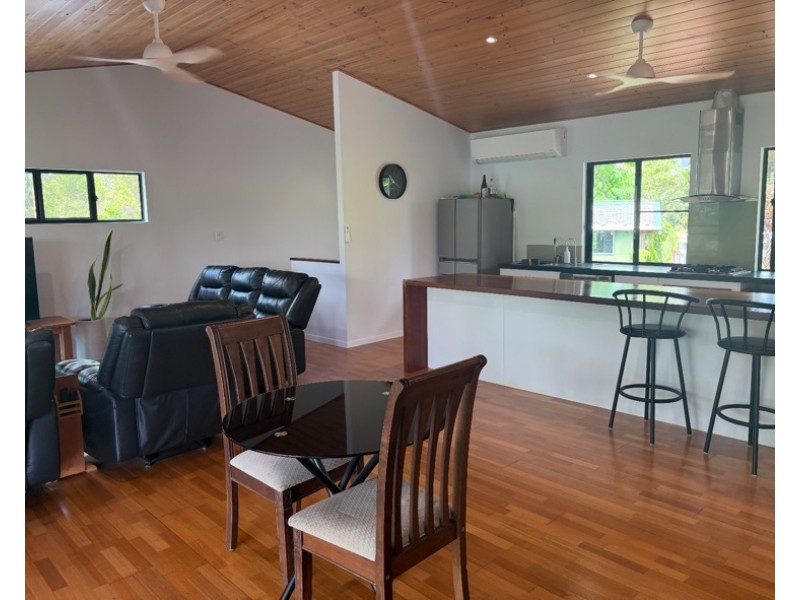 3 Dixon Pl, Cannonvale QLD 4802