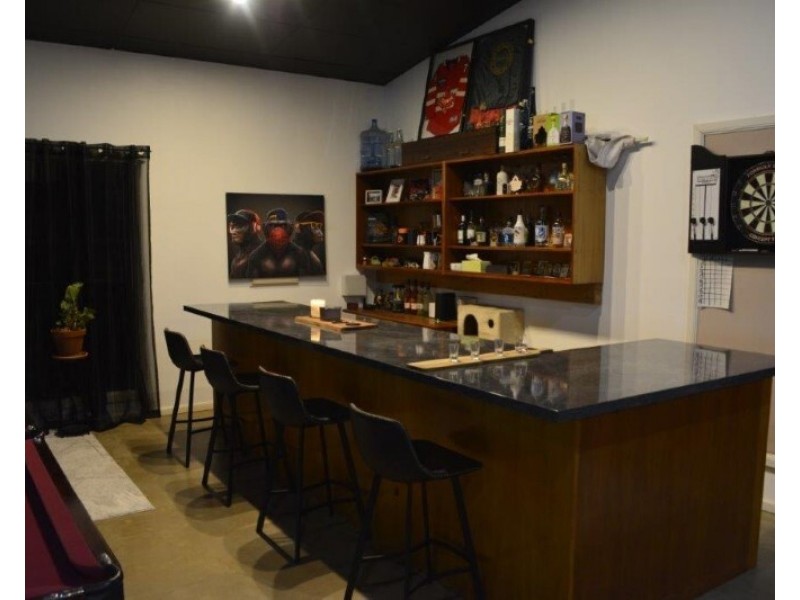 33 Acacia St, Blackwater QLD 4717