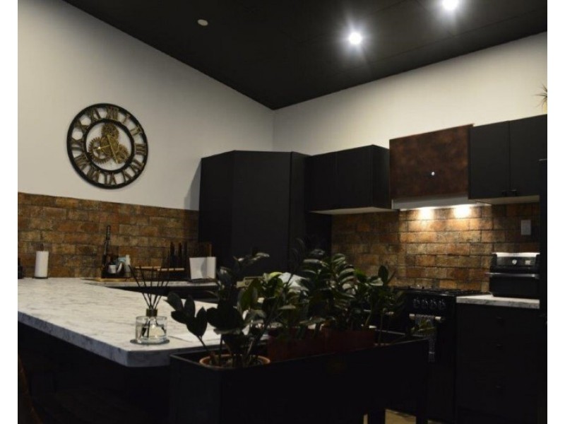 33 Acacia St, Blackwater QLD 4717