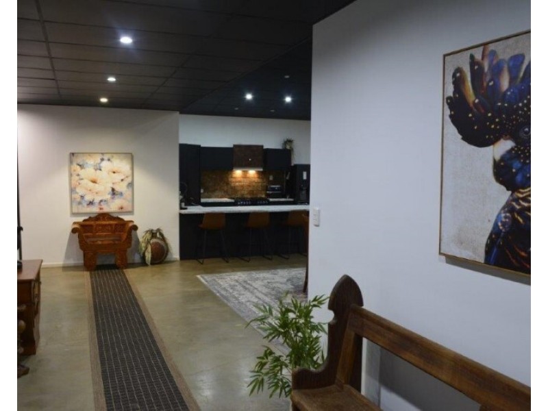 33 Acacia St, Blackwater QLD 4717