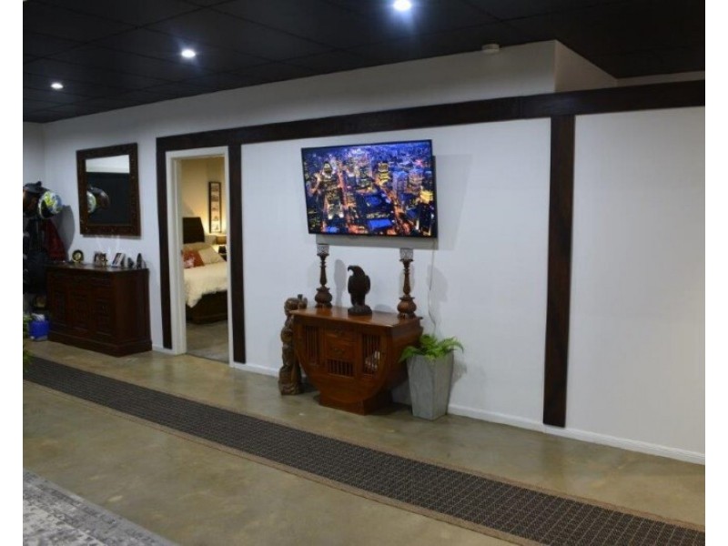 33 Acacia St, Blackwater QLD 4717