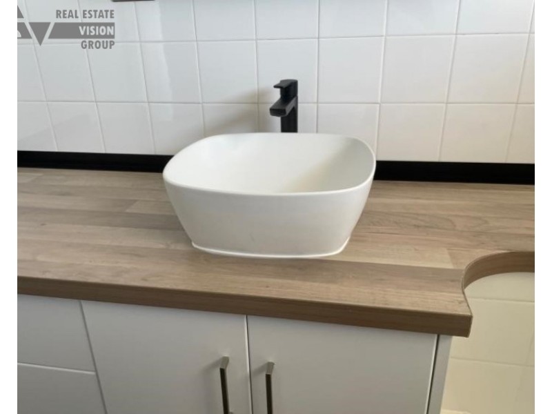 23 Bottletree Ave, Blackwater QLD 4717