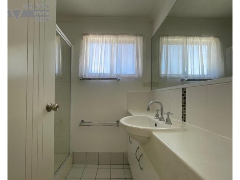 11 Columba Street, Blackwater QLD 4717