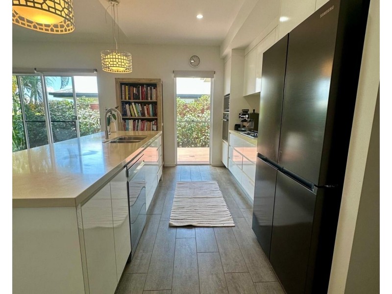 4 Springfield Circuit, Cannonvale QLD 4802