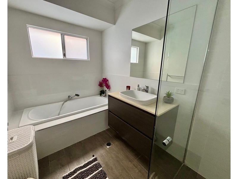 4 Springfield Circuit, Cannonvale QLD 4802