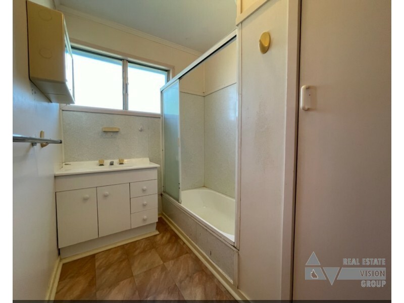 9 Bean Street, Blackwater QLD 4717