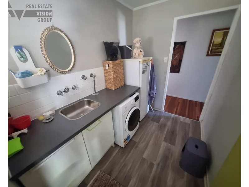 1 Palm Street, Blackwater QLD 4717