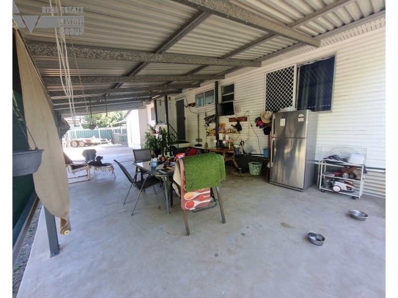 1 Palm Street, Blackwater QLD 4717