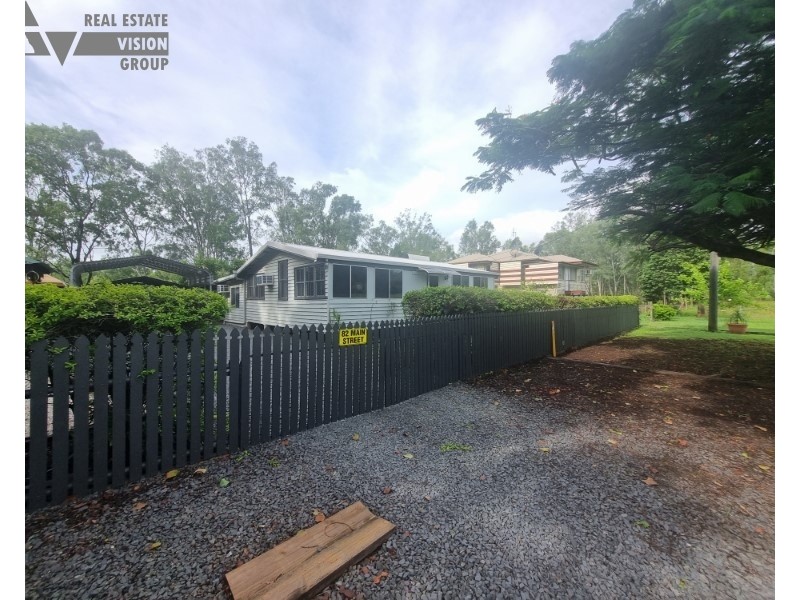 82 Main Street, Bluff QLD 4702
