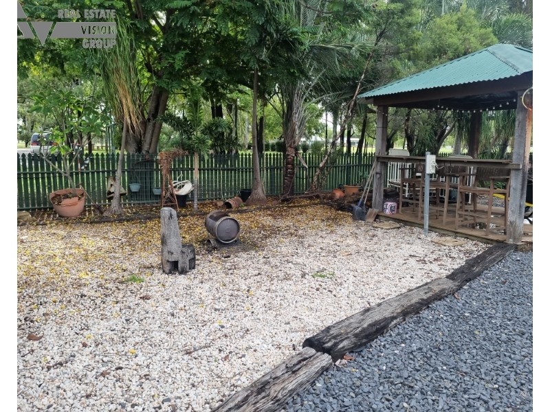 82 Main Street, Bluff QLD 4702