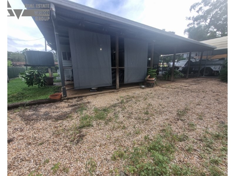 82 Main Street, Bluff QLD 4702