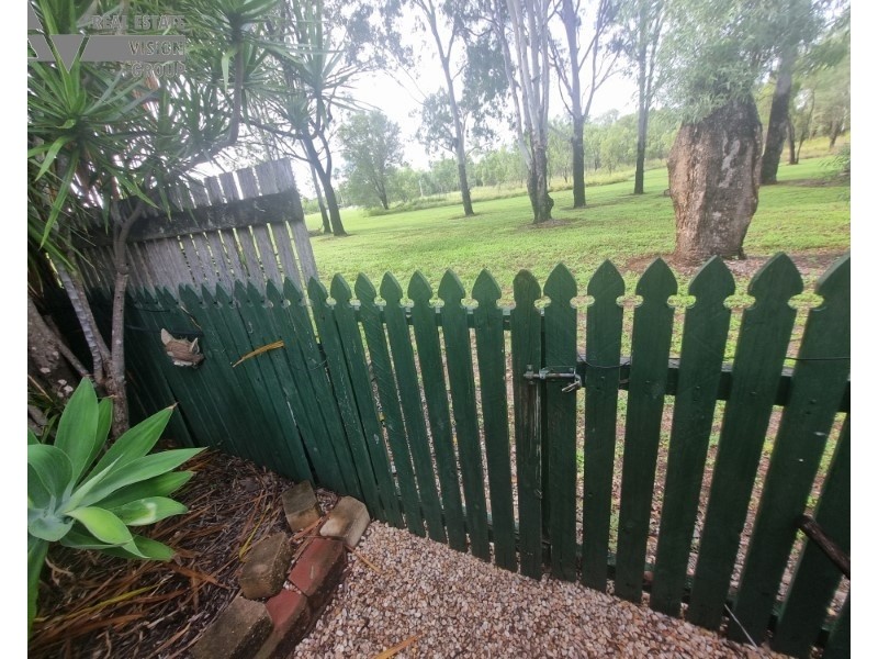 82 Main Street, Bluff QLD 4702