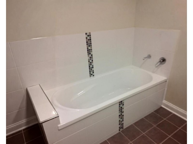 10 Main Street, Bluff QLD 4702