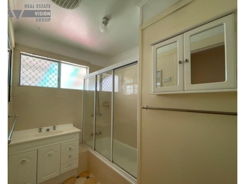 14 Gidyea Street, Blackwater QLD 4717