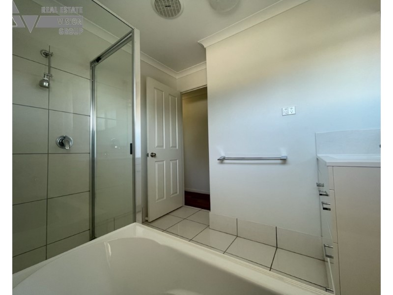 2/16 Pandanus Street, Blackwater QLD 4717