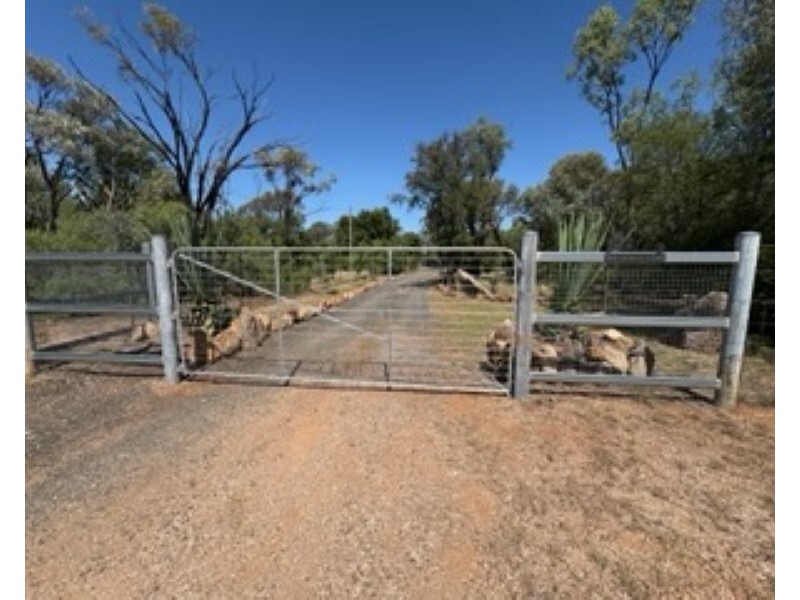 3 Old Reward Road, Rubyvale QLD 4702