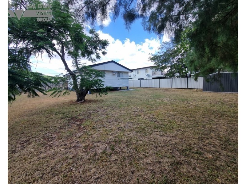 6 Long Street, Blackwater QLD 4717