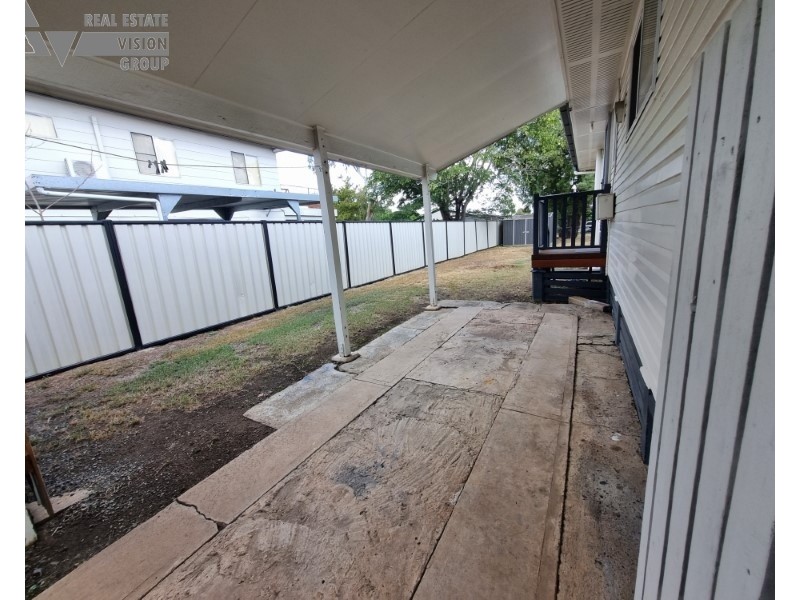 6 Long Street, Blackwater QLD 4717