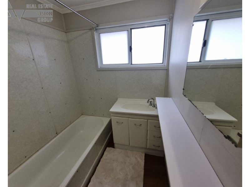 6 Long Street, Blackwater QLD 4717