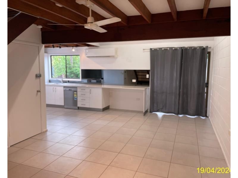 Unit 1/4 Border Drive, Cannonvale QLD 4802